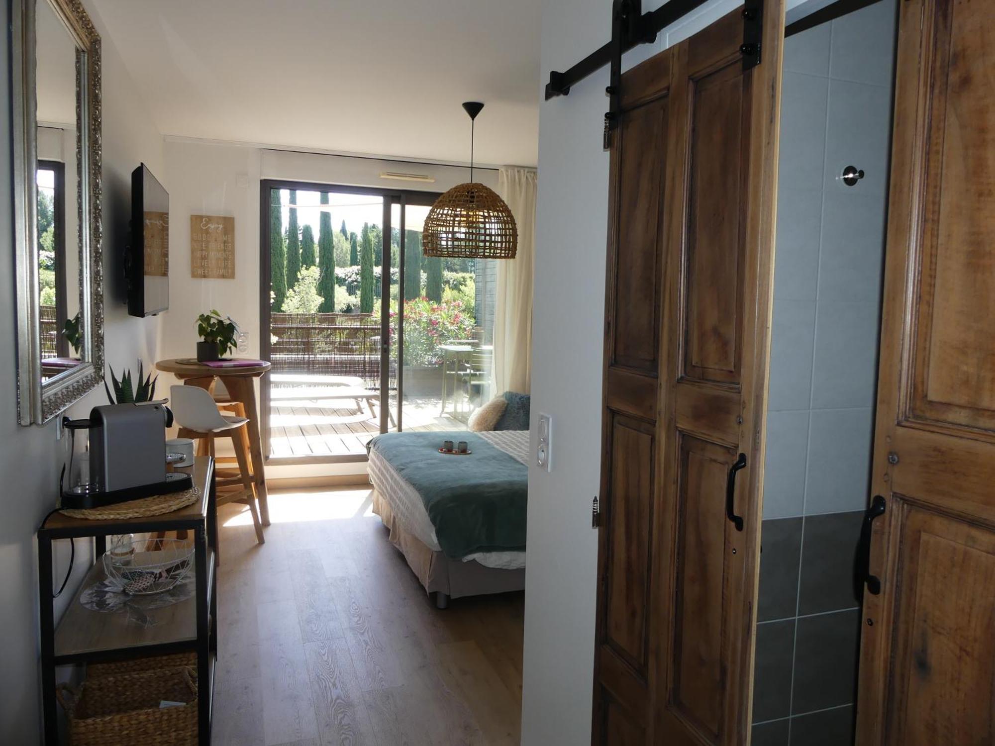 Appart hôtel Nuitee En Provence 2 *